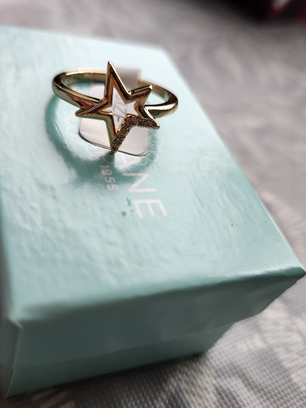 Parklane rodeo Gold star Accent Ring with crystals- Gold size 9